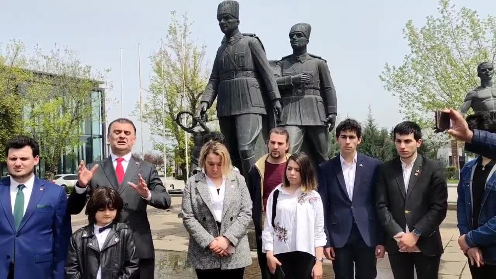 CHP SAMSUN İL BAŞKANI TÜRKEL'DEN SAMSUN BÜYÜKŞEHİR BELEDİYE BAŞKANI DEMİR'E TEPKİ: "SAMSUN SİZİN BABANIZIN ÇİFTLİĞİ DEĞİL. BİR AN ÖNCE BU TABELALARI KALDIR"