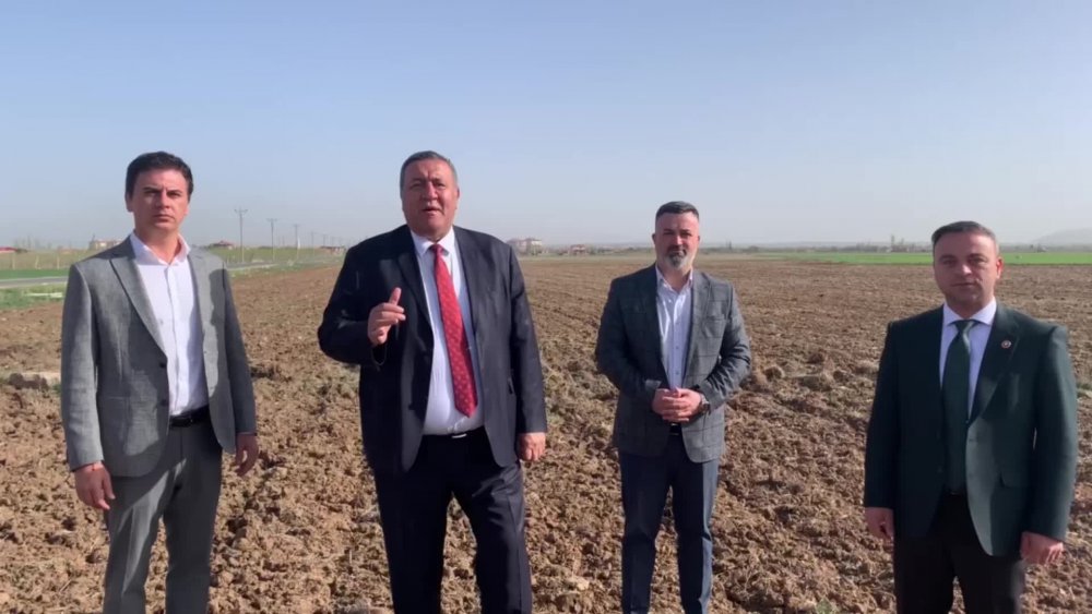 CHP’Lİ GÜRER: “ÇİFTÇİYE MORAL VERİYORUZ DİYE GERÇEKÇİ OLMAYAN VAATLERDE BULUNMAYIN”