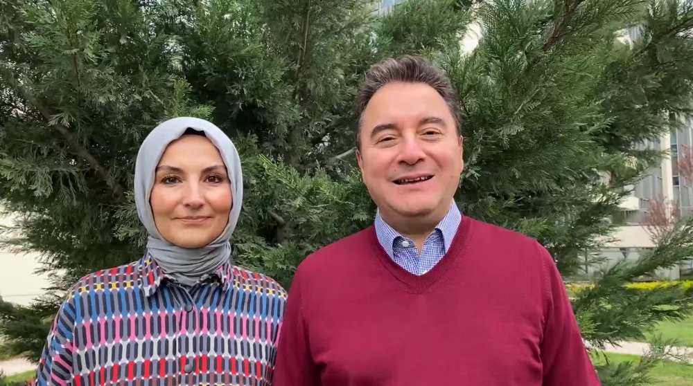 ALİ BABACAN VE EŞİ ZEYNEP BABACAN’DAN VİDEOLU BAYRAM MESAJI