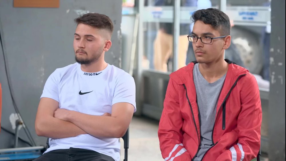 AKŞENER'İN “FIRSATIN OLSA YURTDIŞINA GİDER MİSİN” DİYE SORDUĞU GENÇLER: "GİDERİM. DEĞER GÖRDÜĞÜMÜ HİSSETMİYORUM"