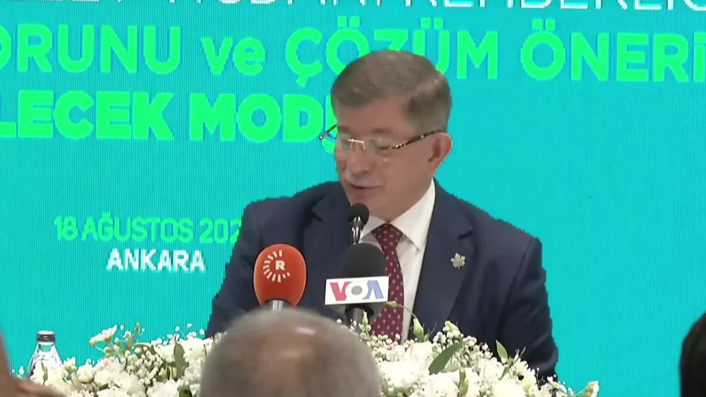 AHMET DAVUTOĞLU: "İKTİDARIN GÖÇ POLİTİKASI YOK"