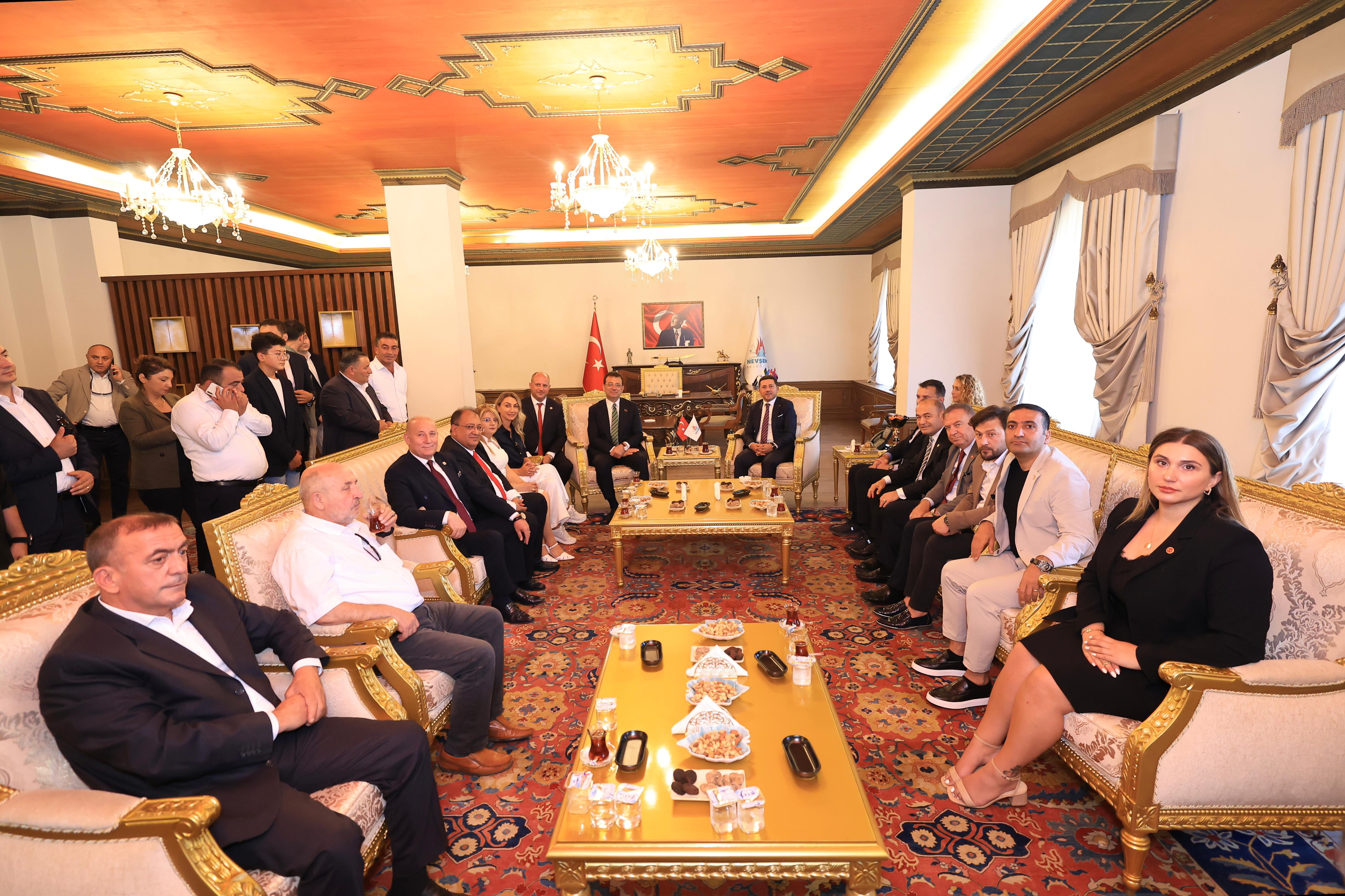 nevsehir-belediye-baskani-ariyi-ziyaret-etti-imamoglu-turkiye-bu-akildan-bu-anlayistan-kazanir-2.jpeg
